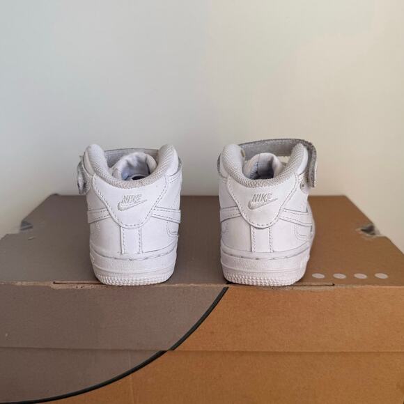 Nike Air Force 1 Mid ‘Triple White’ Toddler Sneakers - SZ 8 C - Picture 10 of 14